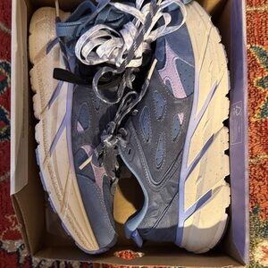 HOKA x FP Movement Suede Clifton 9
Blue Sneakers